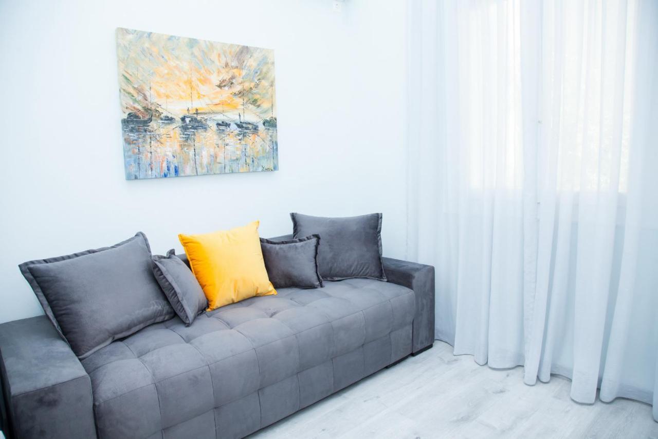 Sunny And Minimal Apt In Glyfada With 3 Bdrm Афіни Екстер'єр фото