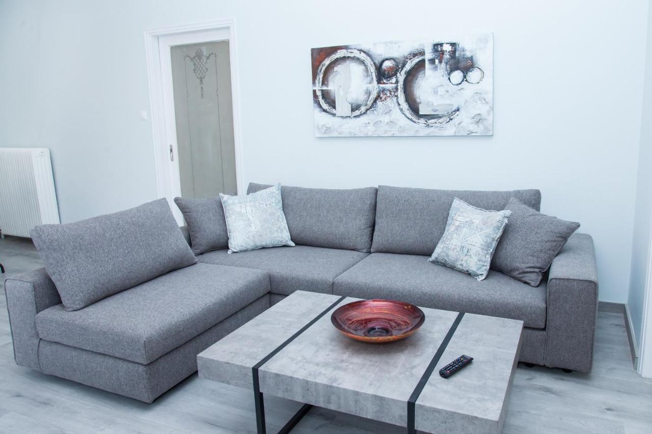 Sunny And Minimal Apt In Glyfada With 3 Bdrm Афіни Екстер'єр фото